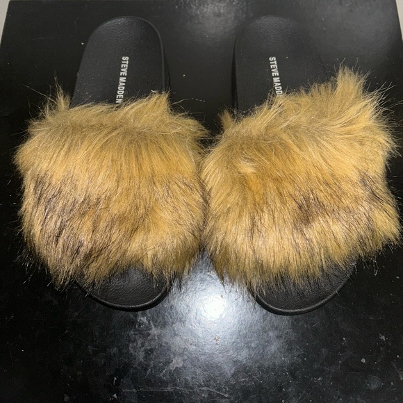Steve Madden Tiger Faux Fur Slides/Slippers NWOT - Picture 2 of 3